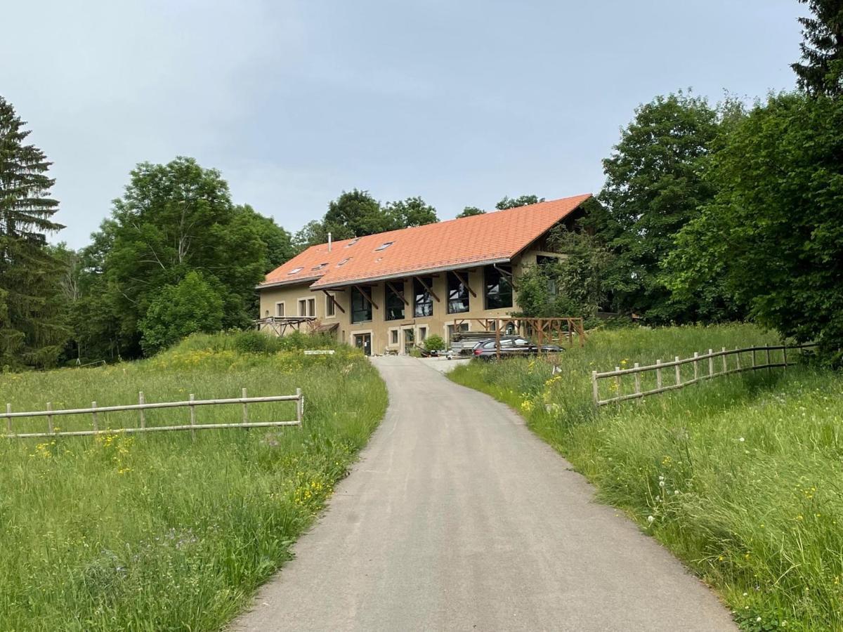 Bed and Breakfast La Ferme Des Aretes La Chaux De Fonds Exterior foto